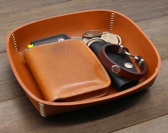 Leather valet tray,3rd Anniversary Gift,Leather Tray with Your Vows,Personalized Tray,valet tray with initials & wedding date,Gift for Him