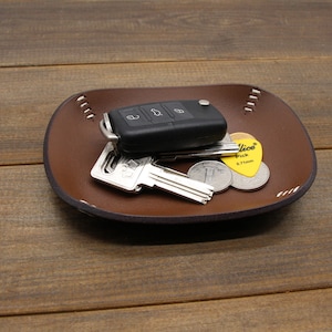 Leather Valet tray,Hand Crafted Leather Office Desk Organizer,Custom Storage Tray,Leather tray,Gift for Groom,Anniversary gift,Husband Gift image 4