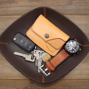 Handmade Leather Valet Tray Custom leather tray Monogrammed Valet Tray Catch All Tray Leather Tray Office Gift anniversary gift husband gift
