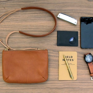 Crossbody en cuir fait à la main, petit sac unisexe, sac pour femmes en cuir, petit sac, sac à bandoulière en cuir, sac en cuir, sac à main en cuir avec bandoulière