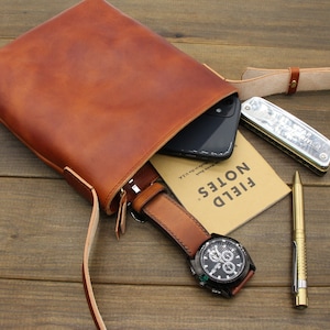 Sac crossbody en cuir fabriqué à la main, sac en cuir, sac en cuir pleine fleur, sac à bandoulière pour hommes, crossbody en cuir, cadeau pour femmes, cadeau en cuir