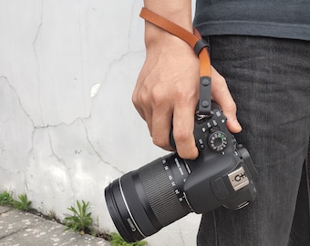 Adjustable Leather Camera Wrist Strap Grip Strap for DSLR Wrist Camera Strap Photographer gift Brown leather personalized name initials