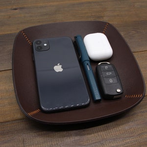 Handgemaakte lederen lade Catchall lade, lederen lade, Monogram Valet lade voor mannen, op maat gemaakte lade, Desk Organizer, man cadeau, kantoor cadeau