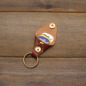 Soporte de púa de guitarra personalizado, estuche de púa de guitarra de cuero, llavero de púa de guitarra de cuero, regalo para el esposo, novio, regalos grabados para él