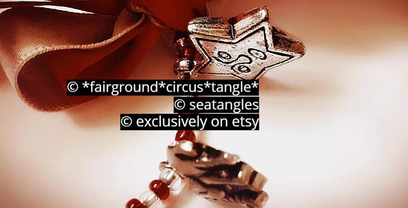 tangle bracelet *seatangles*fairground*circus*tangle* simple vintage red bangle bead bracelet colorful