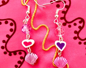 90s/Y2K themed heart and shell earrings - 90s earrings - Y2K earrings - shell earrings - heart earrings -