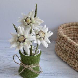 Felt bouquet three decorative edelweiss stems, edelweiss floral arrangement, flower gift edelweiss, alpine flower decoration