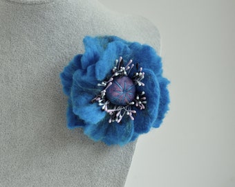 Turquoise felted poppy brooch, blue felted flower pin, great felt jewelery, handmade needle flet flower accessory