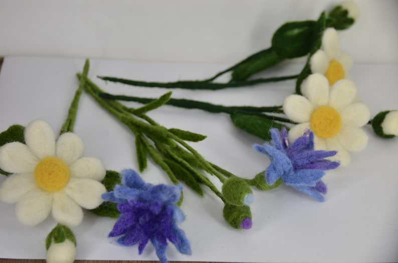 Felt decorative wildflower bouquet daisies and cornflowers felt fiber art spring or easter home decoration eco flowers bunch