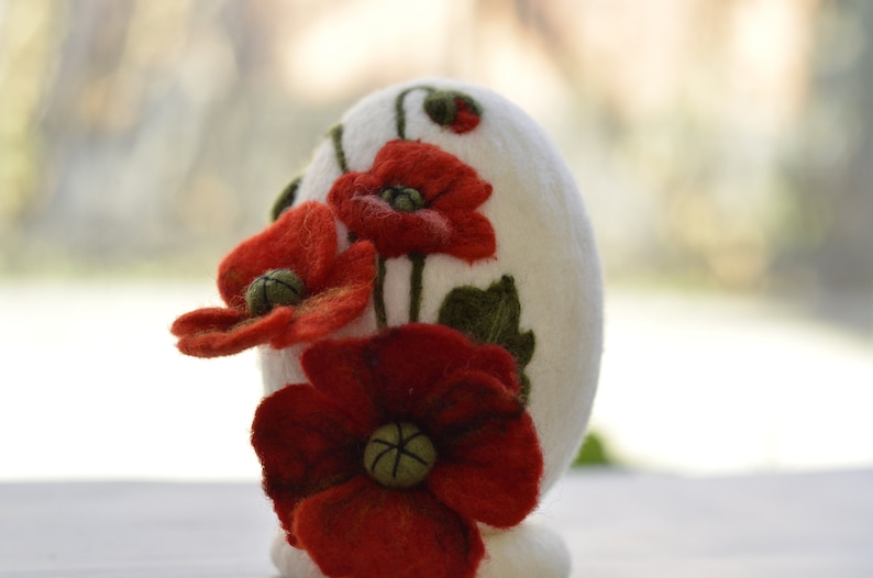 Easter decoration felt easter egg 3D red poppies 5in apx12cm on a stand, easter decoration, gift for family image 9