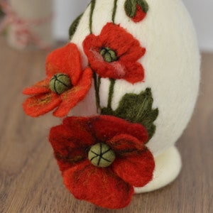 Easter decoration felt easter egg 3D red poppies 5in apx12cm on a stand, easter decoration, gift for family image 6