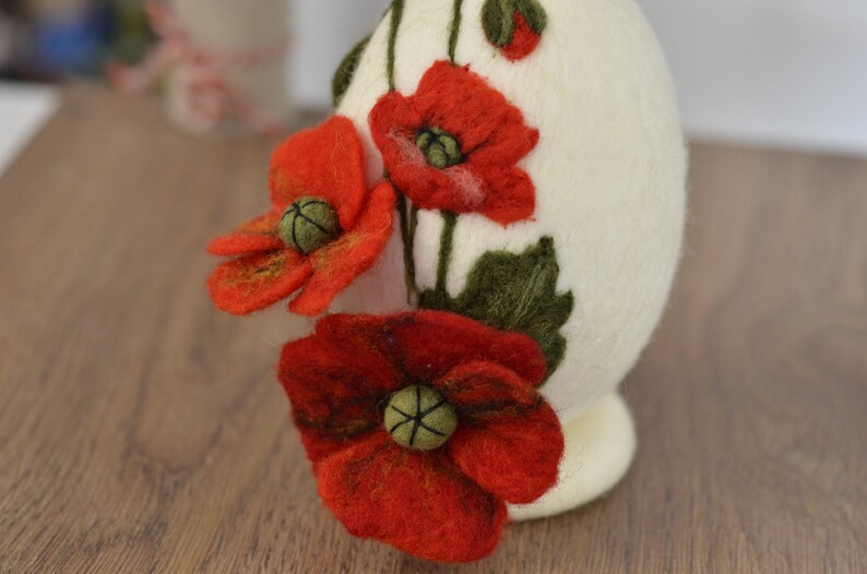 Easter decoration felt easter egg 3D red poppies 5in apx12cm on a stand, easter decoration, gift for family image 6