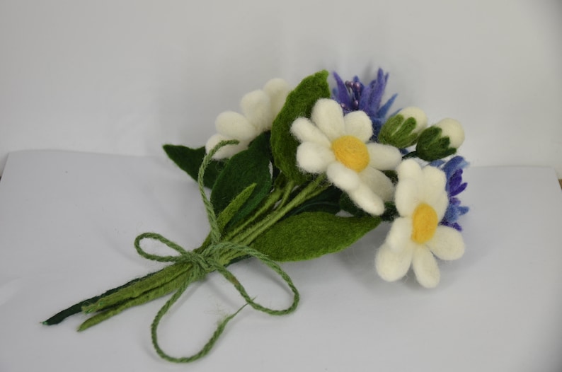 Felt decorative wildflower bouquet daisies and cornflowers felt fiber art spring or easter home decoration eco flowers bunch