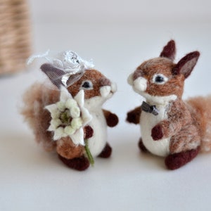 Cute mini squirrels wedding figurines bride and groom, wedding cake topper couple, wedding couple small sculpture, small wedding gift