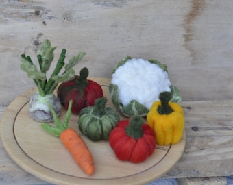 Felt vegetables set of 7 small (size apx2in), handmade pepper- red and green, carrot, cauliflower, celery ornament, Autumn home decor