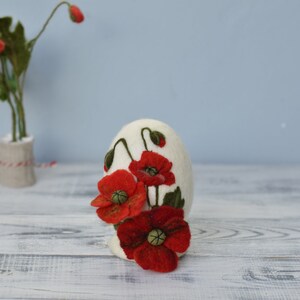 Easter decoration felt easter egg 3D red poppies 5in apx12cm on a stand, easter decoration, gift for family image 2