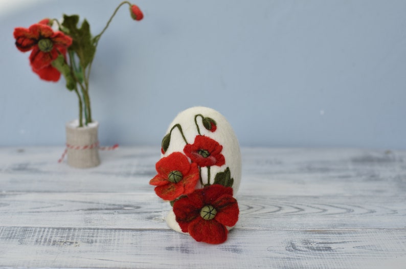 Easter decoration felt easter egg 3D red poppies 5in apx12cm on a stand, easter decoration, gift for family image 2