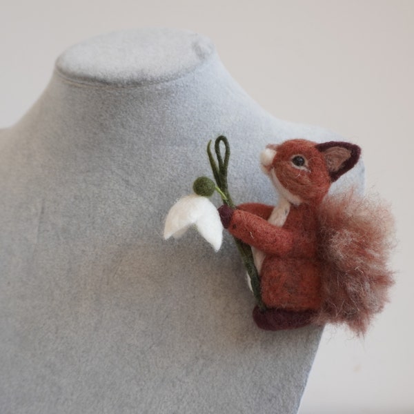 Cute forest squirrel figurine with snowdrop brooch, needle felt squirrel ornament for boutonniere, animals brooch for woman or girl,