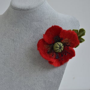 Felt red flower poppy brooch or set brooch and earings , poppy pin, gift for woman