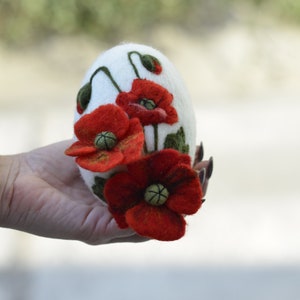 Easter decoration felt easter egg 3D red poppies 5in apx12cm on a stand, easter decoration, gift for family image 5