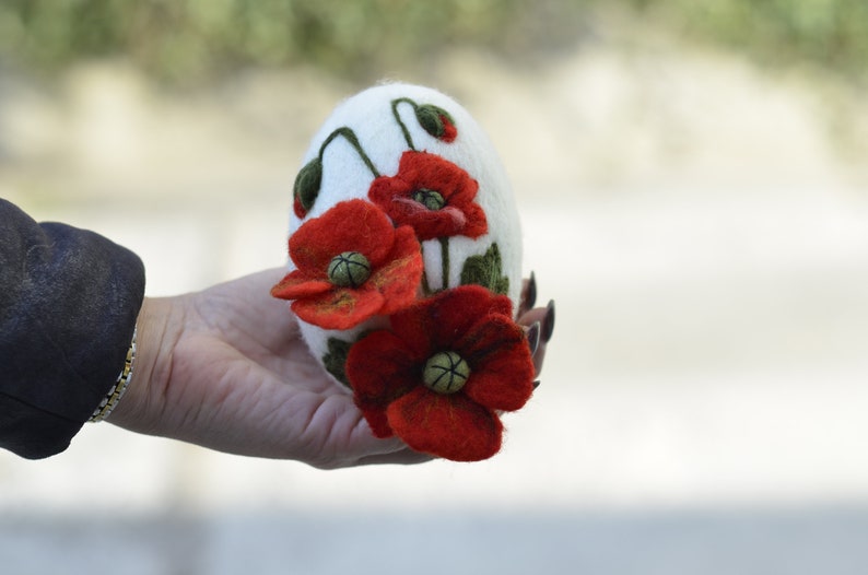 Easter decoration felt easter egg 3D red poppies 5in apx12cm on a stand, easter decoration, gift for family image 5