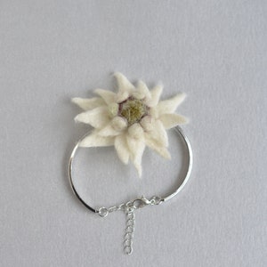 Handmade edelweiss bracelet, handmade looks real edelweiss ornament, wedding accessory, bridesmaid jewelry, bridesmaid gift