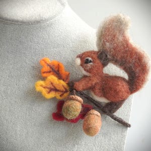 Cute aautumn forest squirrel brooch withOak twig, needle felt squirrel ornament for boutonniere, animals brooch for woman or girl,