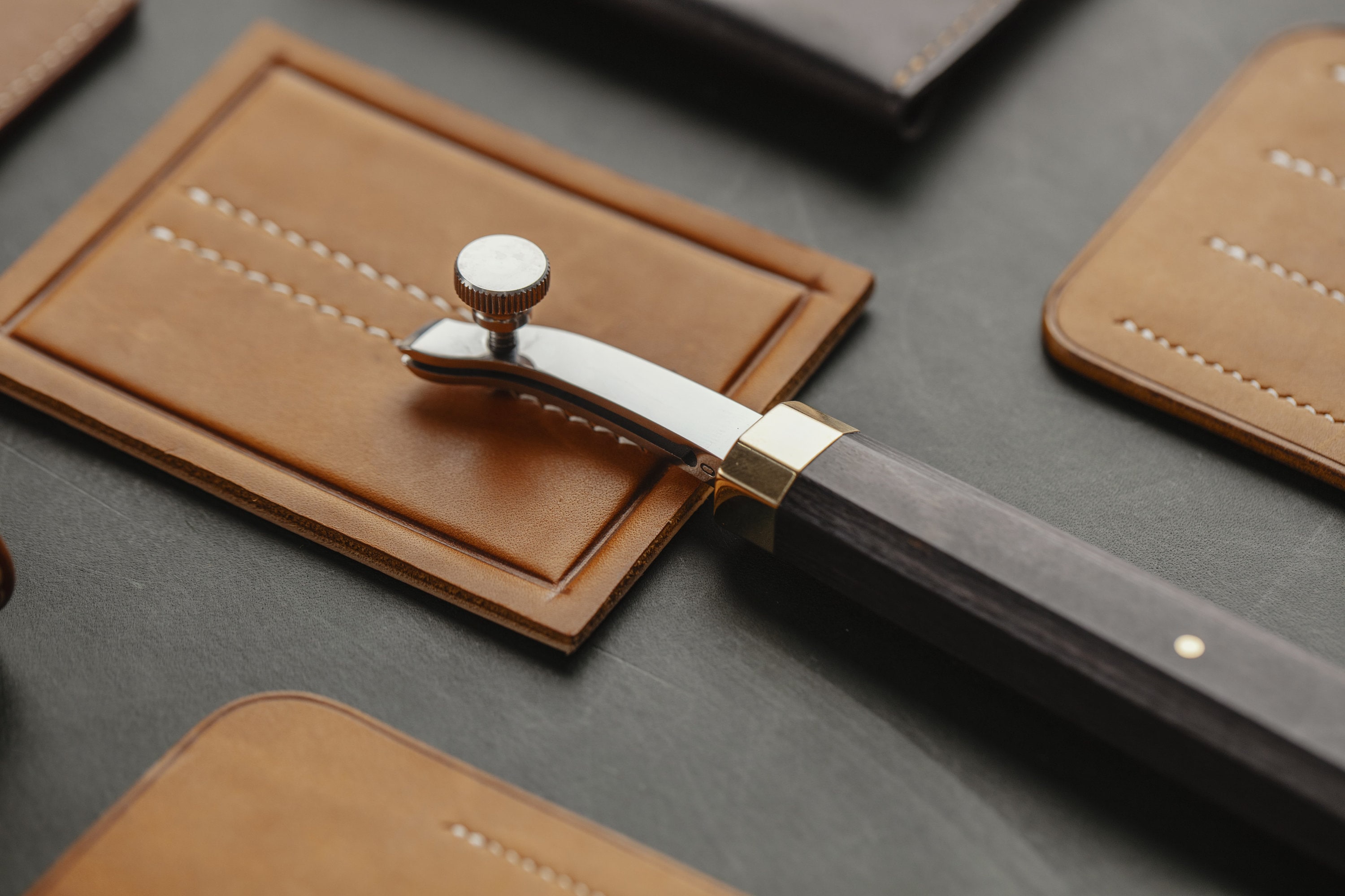 リーガル 25AR Scratch Tough Leather 26cm Japanese Stitching Groover & Edge Creaser - Buckleguy.com