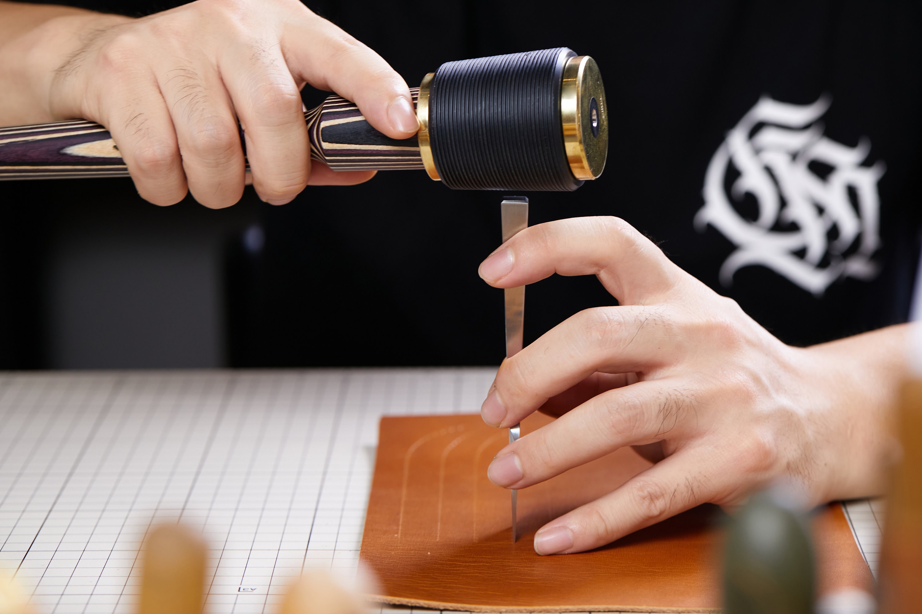 Japanese Style Leather Pricking Iron: Stitching Chisel Tool (2.5/3.0/4.0/4.5mm)