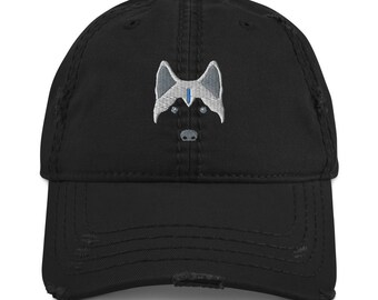 Peut inclure: Casquette de baseball noire délavée avec un motif de visage de chien brodé en gris et bleu. La casquette a une visière incurvée et une sangle réglable. Un accessoire élégant pour un look décontracté.