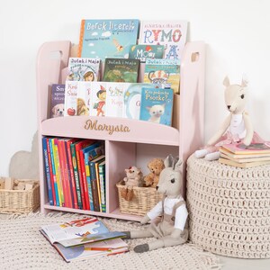 Librería Montessori rosa: estantería de madera para guardería y sala de juegos imagen 2