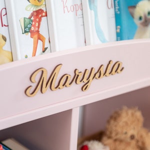 Librería Montessori rosa: estantería de madera para guardería y sala de juegos imagen 3