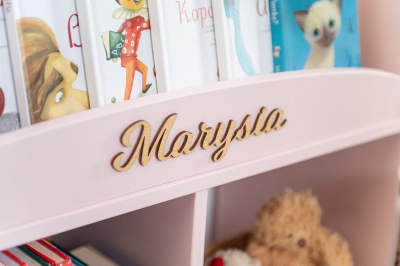 Librería Montessori rosa: estantería de madera para guardería y sala de juegos imagen 3