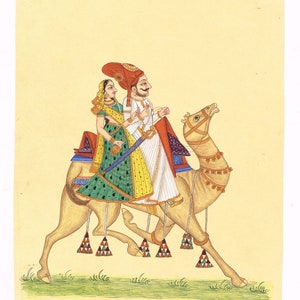 Dipinto fatto a mano in stile Rajasthani raffigurante un re e una regina a cavallo di un cammello, 15x24 cm / Dipinto di un re e una regina indiana su carta / Regalo da appendere alla parete