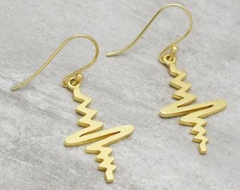 Pendientes metálicos Pendientes Zig-Zag, pendientes colgantes, pendientes bañados en oro, joyería hecha a mano, regalos para ella, regalo del Día de la Madre