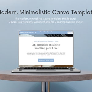 Puede incluir: Una maqueta de computadora port&aacute;til sobre una mesa de madera con un fondo azul. La pantalla de la computadora port&aacute;til muestra una plantilla de sitio web para un negocio de coaching. El sitio web presenta un titular que dice "Un titular que llama la atenci&oacute;n va aqu&iacute;" y un bot&oacute;n que dice "Inscribirse ahora".