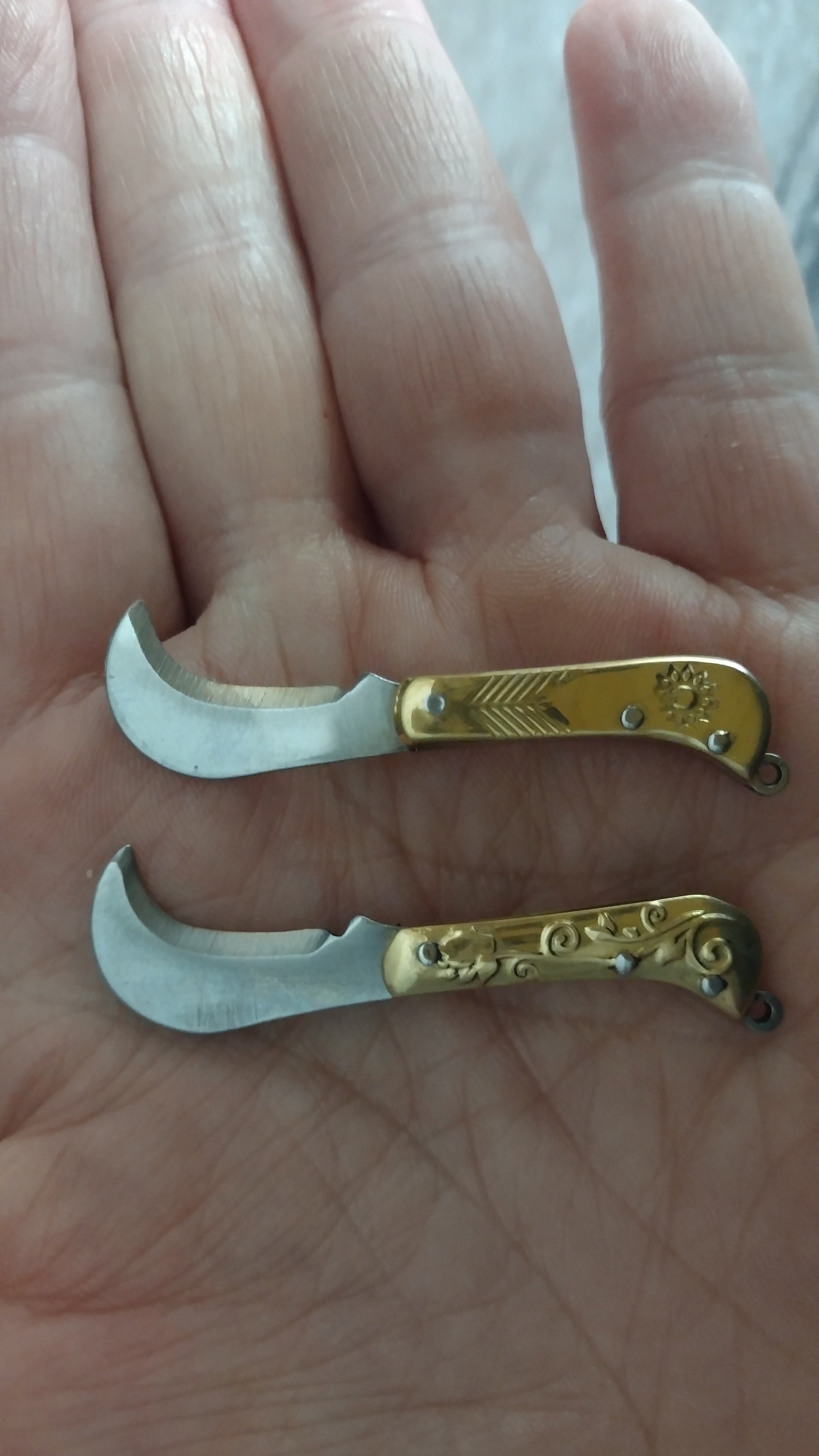 Boline-Witchcraft Herb Cutting Tool-Miniature Gold Metal Boline-Rose only is left