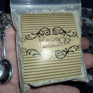 Hoodoo Reversal Powder and small herb scoop in new pouch