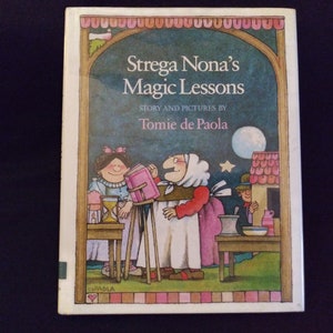 Strega Nona&#39;s Magic Lessons by Tomie De Paola~ Vintage 1982-Soft cover edition