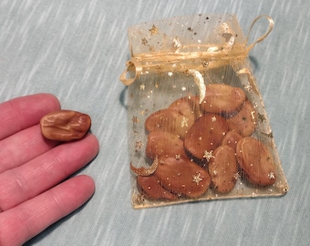 13 Hoodoo Wishing Beans-In a Mojo Bag