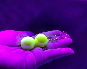Uranium Glass-Glowing Crystal Ball-Uranium Glass Orb-Black Light, Stand and Velvet Storage Bag=4 piece set