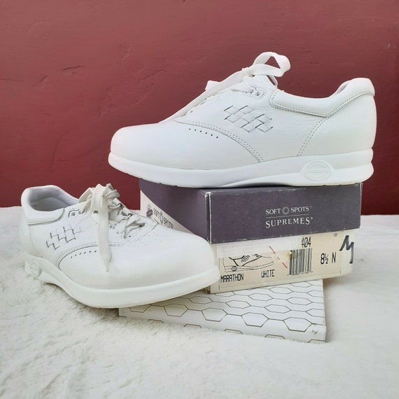 nursing tennis shoes