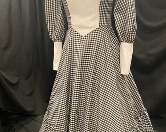 Misses size 14 square dance, very full eyelet ruffled skirt