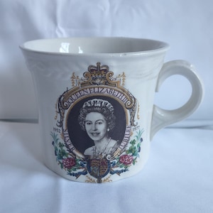 Queen Elizabeth ll Silver Jubilee Tea Cup, Queen Elizabeth Mug, Queen Elizabeth Jubilee Tea Cup