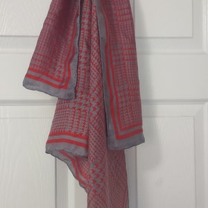 Silk Scarf Vintage Design, 100% silk Scarf vintage very soft, Gray and Red Silk Scarf, 31&quot; square silk scarf, Silk head wrap