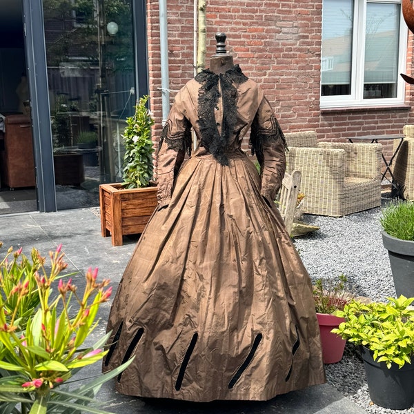 Antique Victorian Brown Silk Crinoline Day Dress 1850-1860s. The Duchess