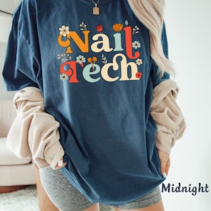 Nail Tech Shirt Nail Salon Gift, Nail Tech Gifts for Nail Technician Wildflower Tshirt T-shirt Floral Spring Boho Flower Comfort Colors® Tee Bild 5