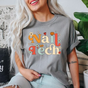 Nail Tech Shirt Nail Salon Gift, Nail Tech Gifts for Nail Technician Wildflower Tshirt T-shirt Floral Spring Boho Flower Comfort Colors® Tee Bild 4