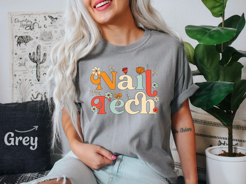 Nail Tech Shirt Nail Salon Gift, Nail Tech Gifts for Nail Technician Wildflower Tshirt T-shirt Floral Spring Boho Flower Comfort Colors® Tee Bild 4