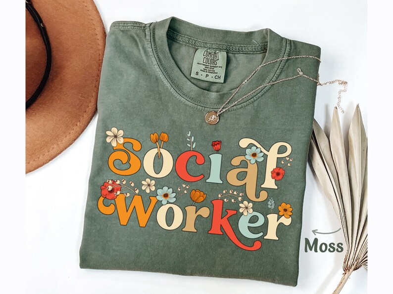 Camisa de trabajador social, regalo de trabajador social escolar para trabajo social de trabajador social, camiseta floral boho retro de flores silvestres, camiseta de mujer Comfort Colors® imagen 1